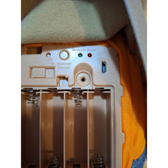 Teddy Ruxpin 2017 Animated Storytelling Bear Bluetooth LCD Eyes Tested Works - Picture 11 of 11